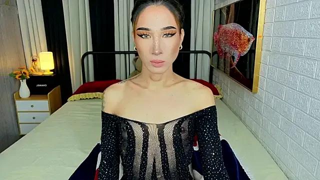 FinestCHLOExxx from StripChat is Freechat