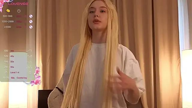 Flirty_lee from StripChat is Freechat