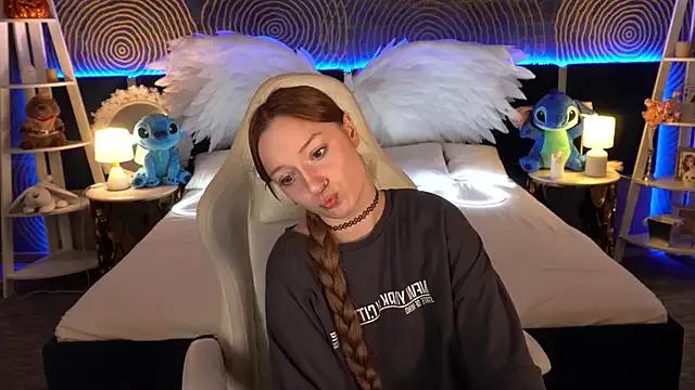 FoxyMayy from StripChat is Freechat