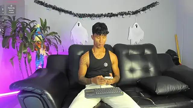 Frank98_ from StripChat is Freechat