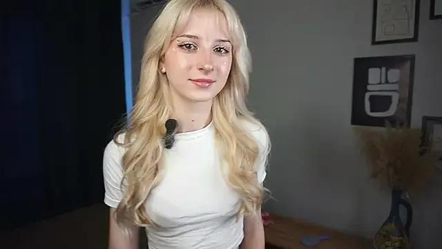 FridaAaberg from StripChat is Freechat