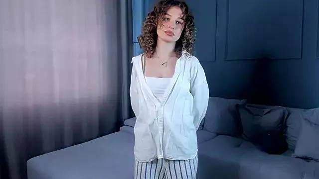 GeorginaCaris from StripChat is Freechat