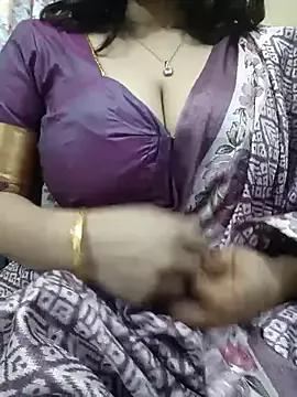 Glamour_queen from StripChat is Freechat