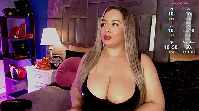 GoddessMiller from StripChat is Freechat