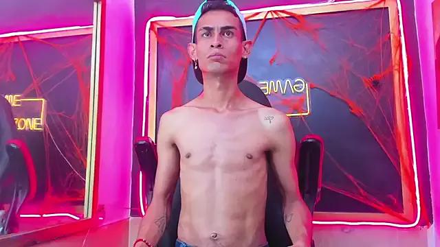 Golldens_Dreamss from StripChat is Freechat