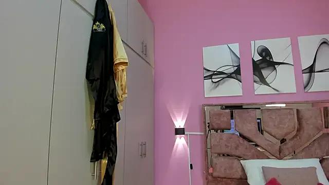 green_lovv from StripChat is Freechat