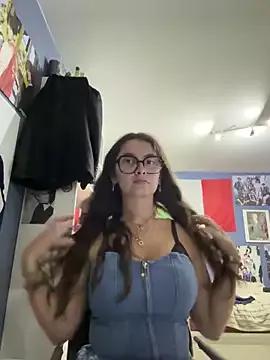 gwen_lust from StripChat is Freechat