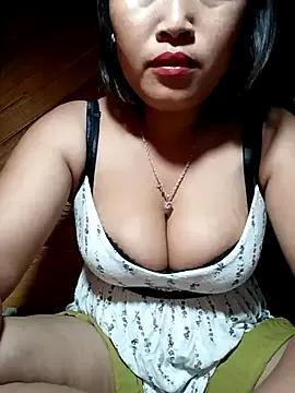 halenka-00 from StripChat is Freechat