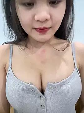 Hatrang0103 from StripChat is Freechat