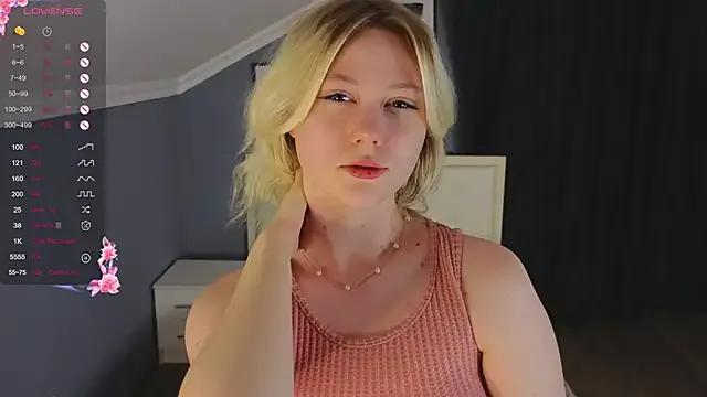 Heily_Planet from StripChat is Freechat