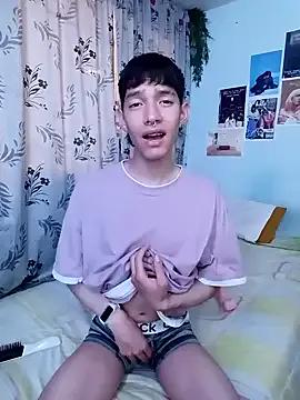 heyy_noah11 from StripChat is Freechat