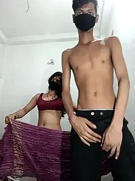 hiddennisha from StripChat is Freechat