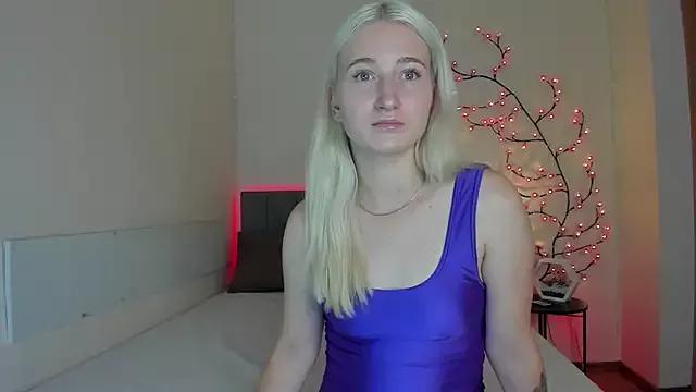HollyTailors from StripChat is Freechat
