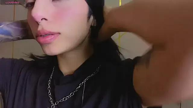 Hollyxx_ from StripChat is Freechat