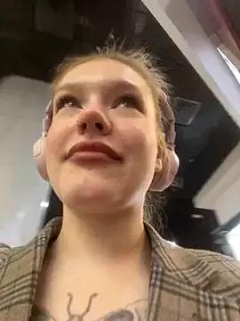 Honey___Hot from StripChat is Freechat