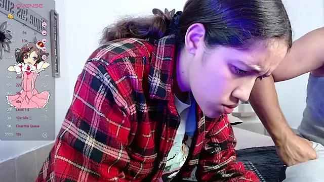 honeys_18 from StripChat is Freechat