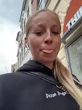 Hr_Fru_Olsen from StripChat is Freechat