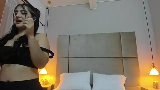 isabel_sofiaa from StripChat is Freechat