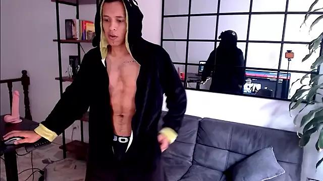 Isak_Wolf from StripChat is Freechat