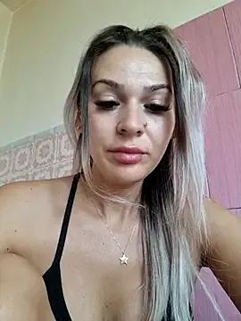 iSelena from StripChat is Freechat