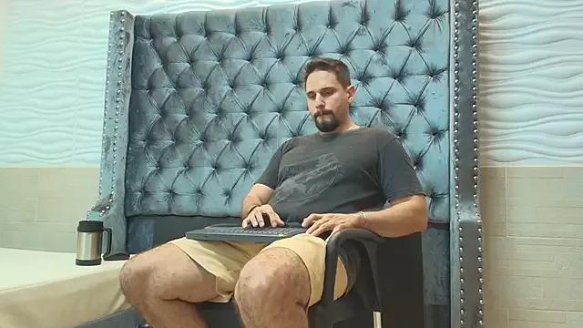 JACKRAVENN from StripChat is Freechat