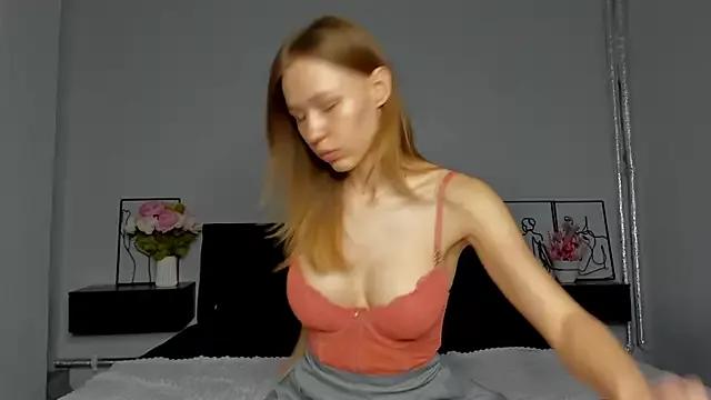 JuliaGlow from StripChat is Freechat