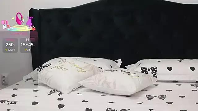 Kailynn_Moenn from StripChat is Freechat