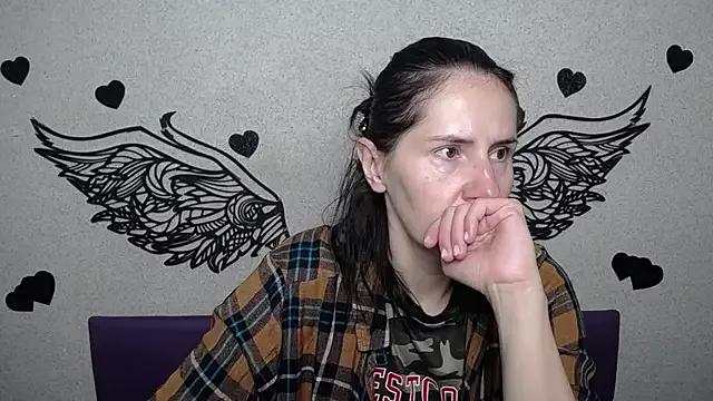 KarinaSwann from StripChat is Freechat