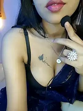 KARISHMA-STRIP from StripChat is Freechat