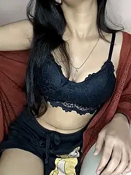 KARISHMA-STRIP from StripChat is Freechat
