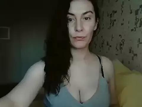 KatalinaQE from StripChat is Freechat