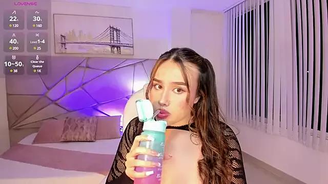 Kate_rous from StripChat is Freechat