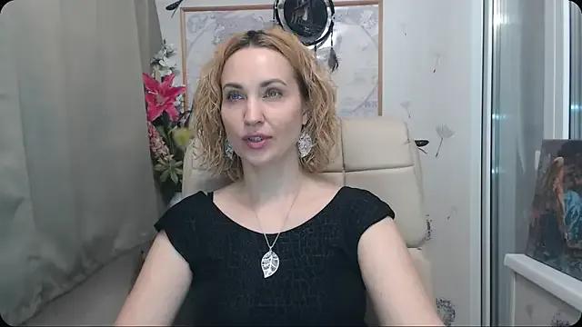 KatrinAlluring from StripChat is Freechat