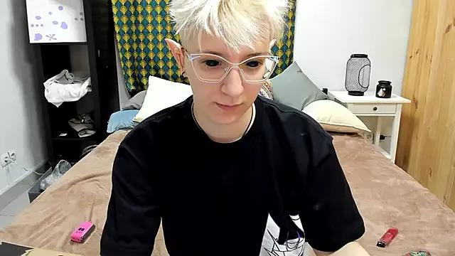 KayleBloom from StripChat is Freechat