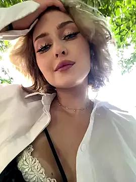 KellyKeler from StripChat is Freechat