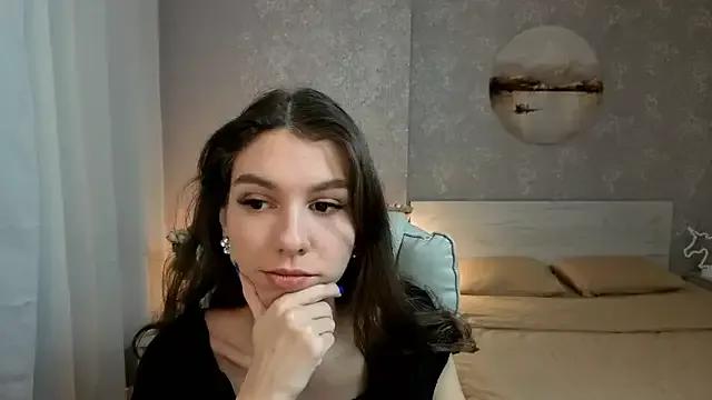KellyShines from StripChat is Freechat