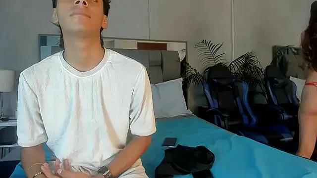 Kendra_and_liam from StripChat is Freechat