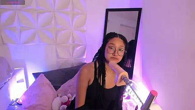 KhalifaDreamss from StripChat is Freechat