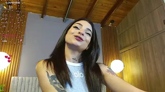 kiaragray from StripChat is Freechat