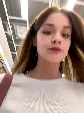 KittyQueeny from StripChat is Freechat