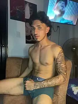 Kriss_Edwards from StripChat is Freechat
