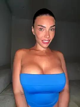 krissiswrld- from StripChat is Freechat