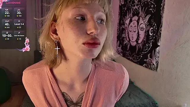 Kristi_Bloom from StripChat is Freechat