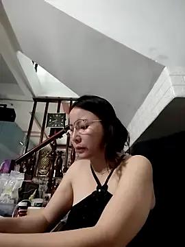 Ladyshowlive from StripChat is Freechat