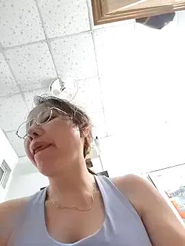 Ladyshowlive from StripChat is Freechat