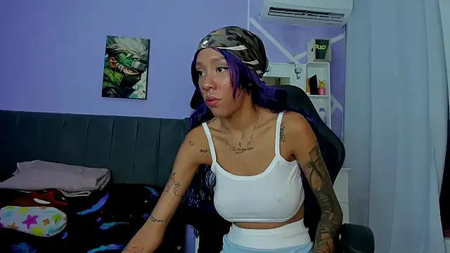 Laizasamantha2 from StripChat is Freechat