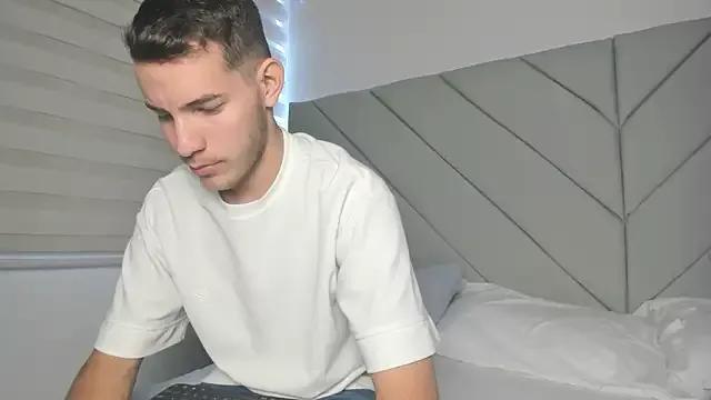 lara_and_danny from StripChat is Freechat