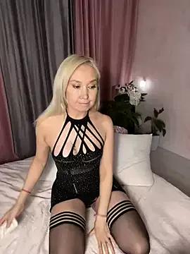 laravongrey from StripChat is Freechat