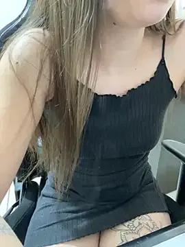 Larissacasada23 from StripChat is Freechat