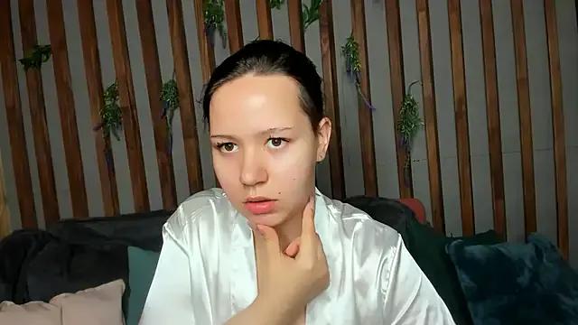 Laura_Ellinss from StripChat is Freechat